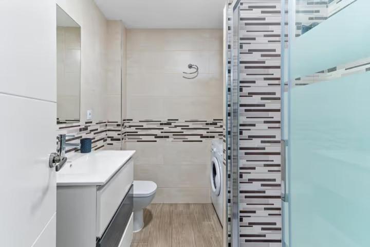 Apartment 2 *