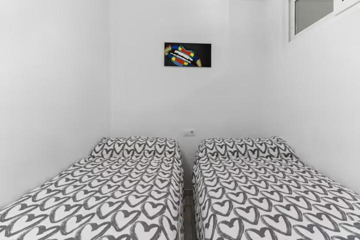 Apartment 2 *