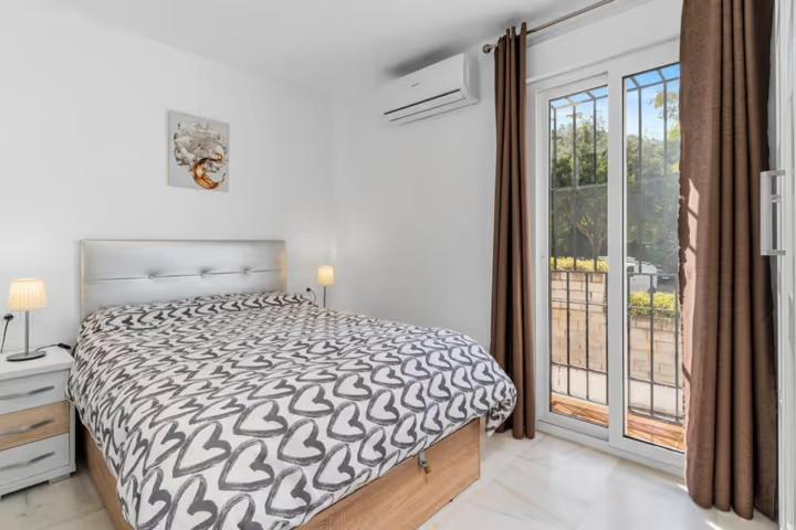 2 * Benalmádena